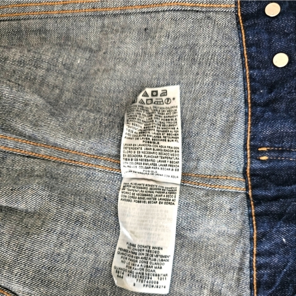 Levi's Premium Point Collar Sleeveless Denim Vest - Picture 10 of 16